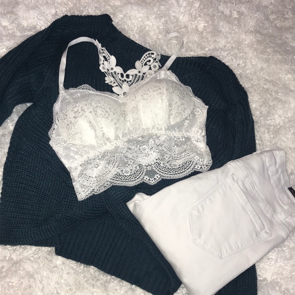 ✨🆕white lace top